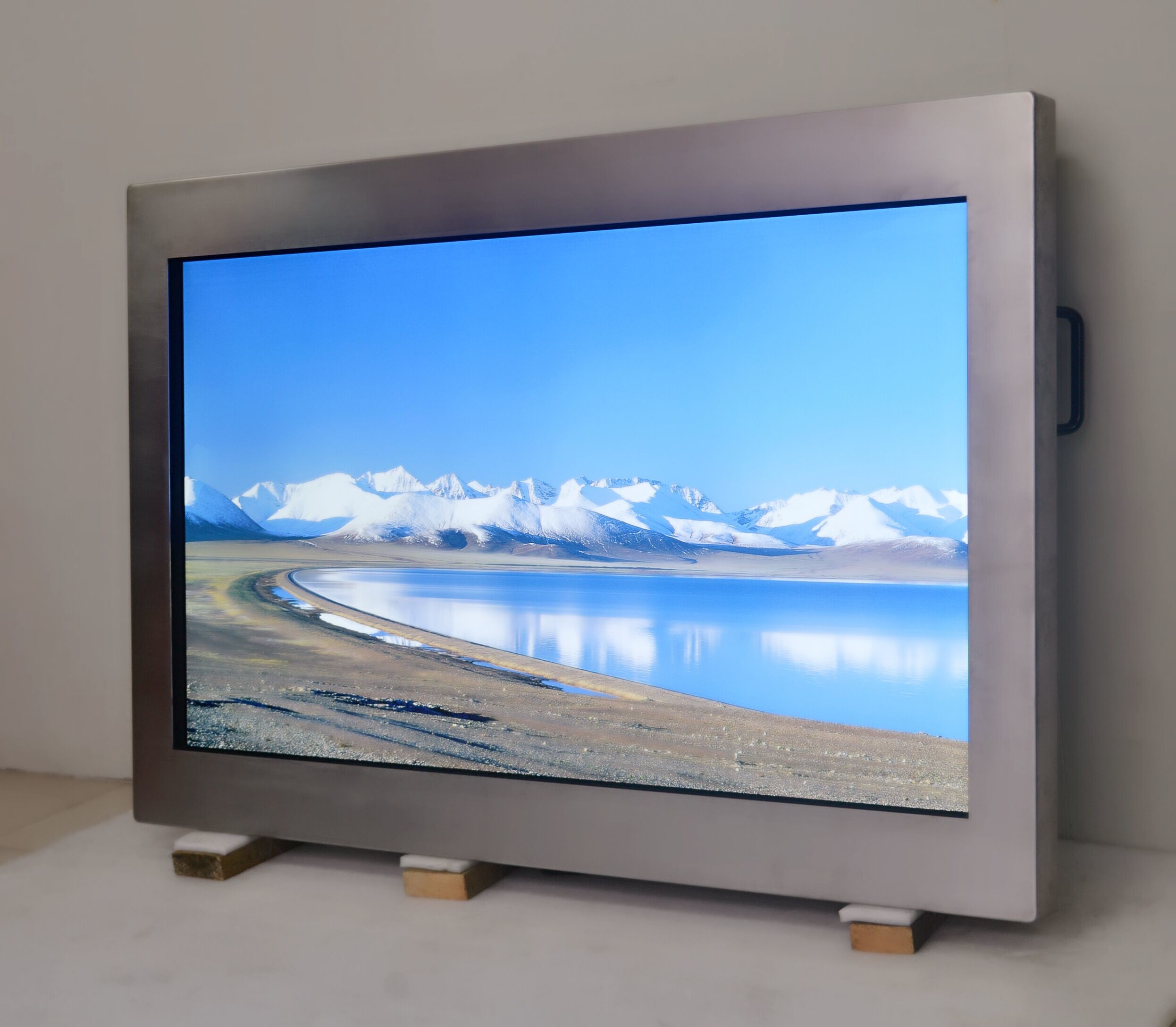 2500 nits High Brightness 65